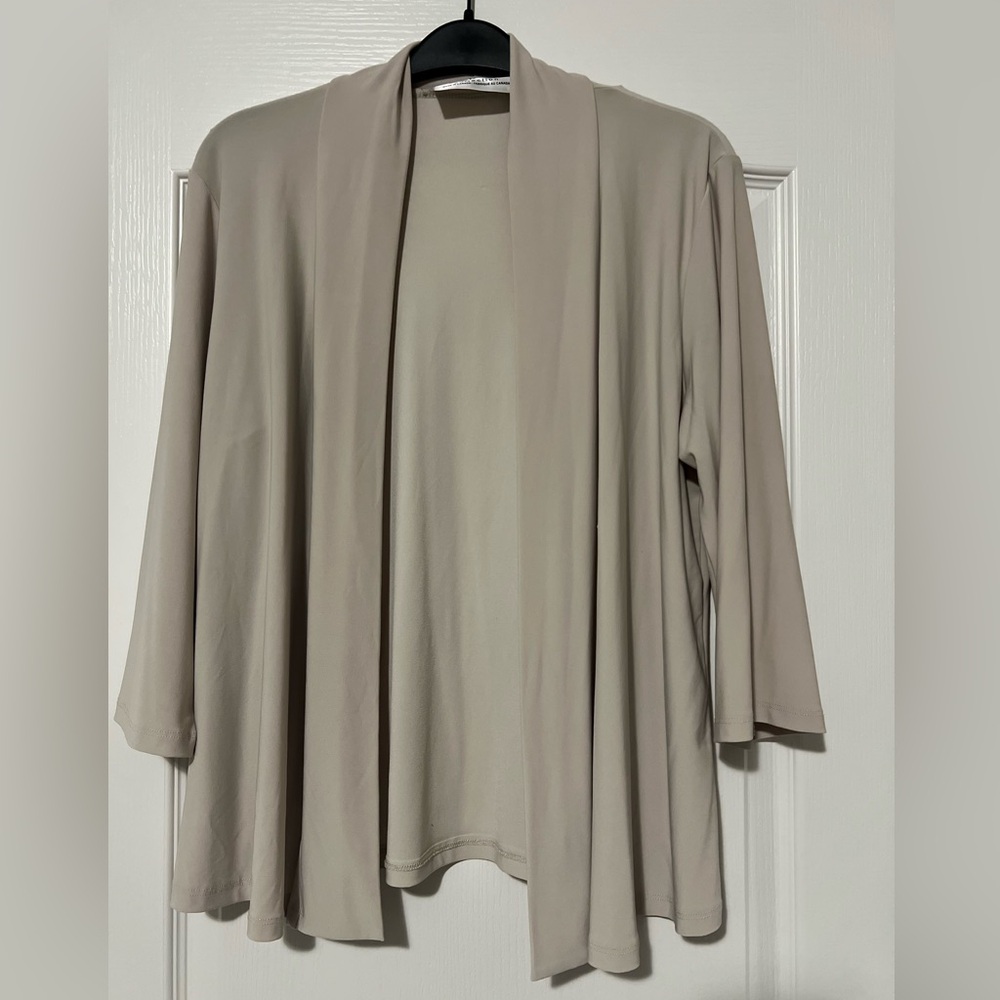 Brand: Zooni Collection
Size: M
Color: cream
Material: